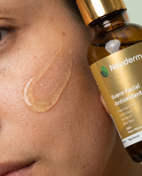 Suero Facial Antioxidante con Vitamina C + Ácido Hialurónico + Pantenol + Vitamina E